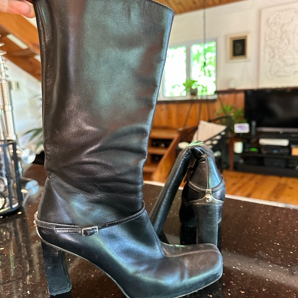 Versace 3/4 black leather boots. Size 36 - Picture 2 of 5